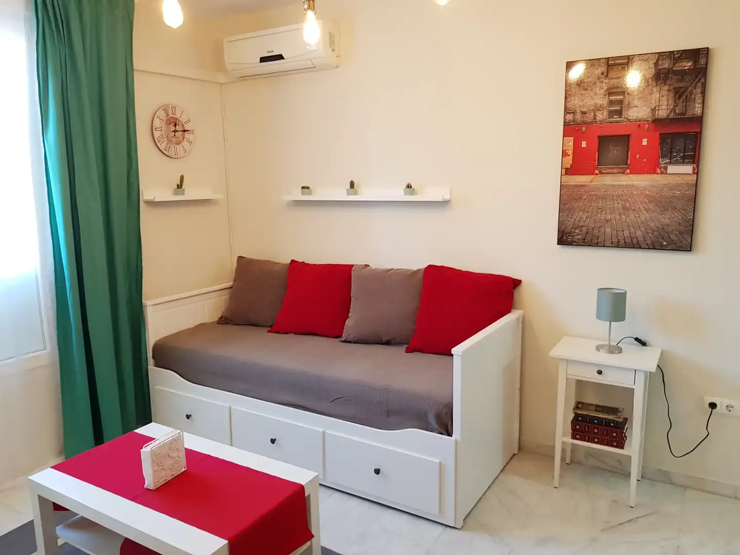 Habitación de Estudio de alquiler en Málaga con Aire acondicionado, Calefacción y Amueblado