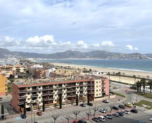 Vista exterior de Estudi en venda en Empuriabrava amb Terrassa