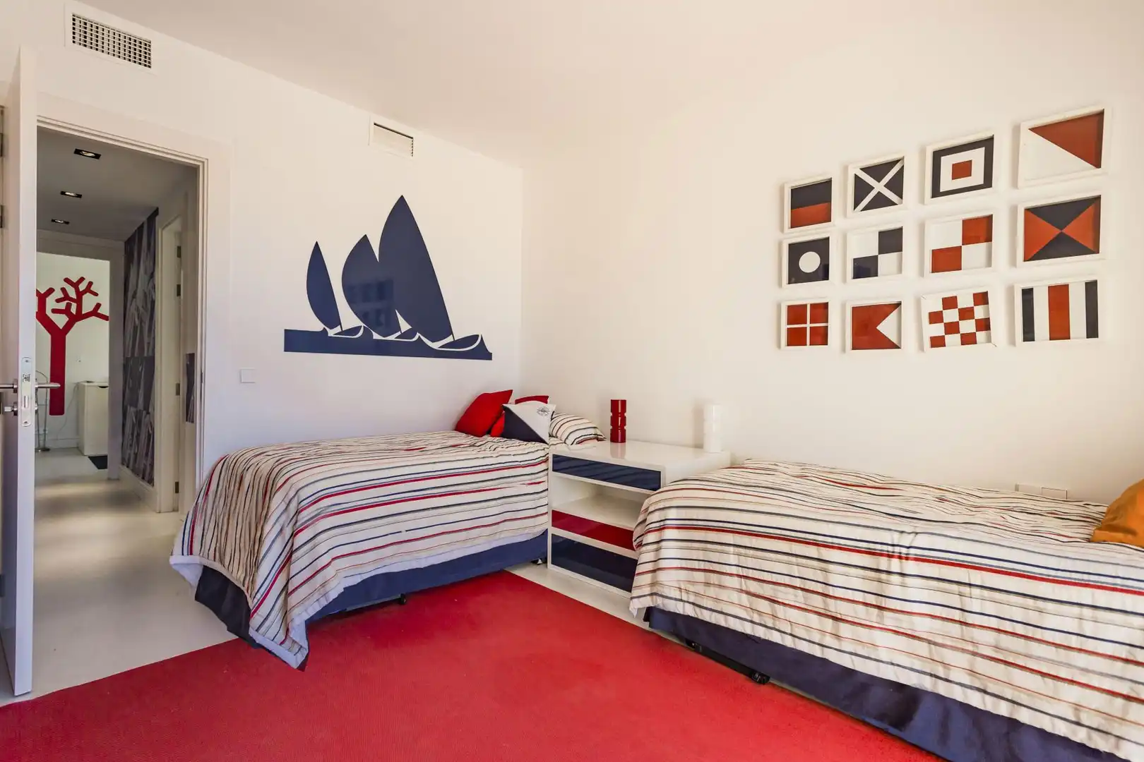 Schlafzimmer von Erdgeschoss zur Miete in Marbella mit Klimaanlage, Heizung und Terrasse