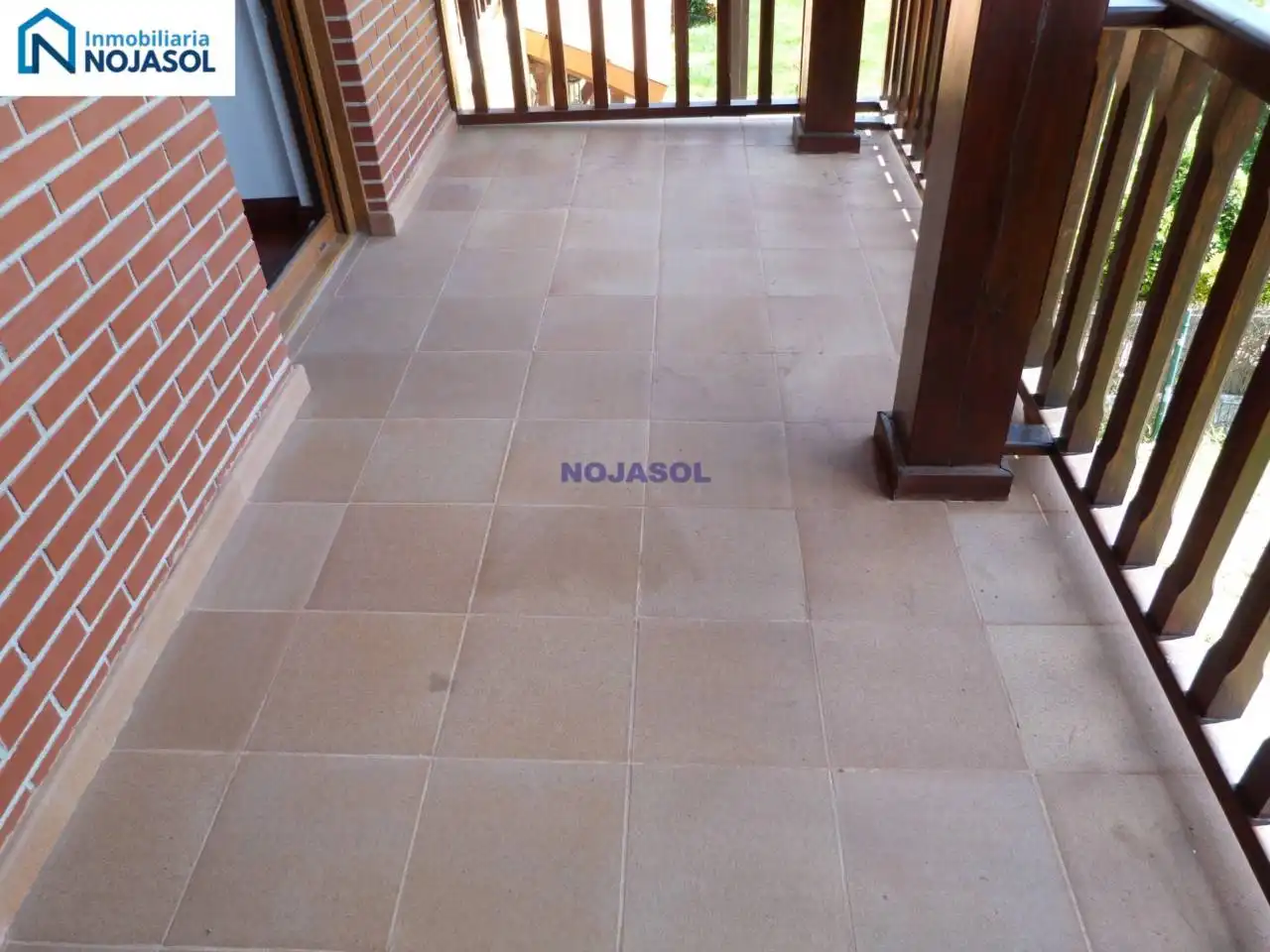 Terrasse von Einfamilien-Reihenhaus zum Verkauf in Bareyo mit Heizung, Terrasse und Möbliert
