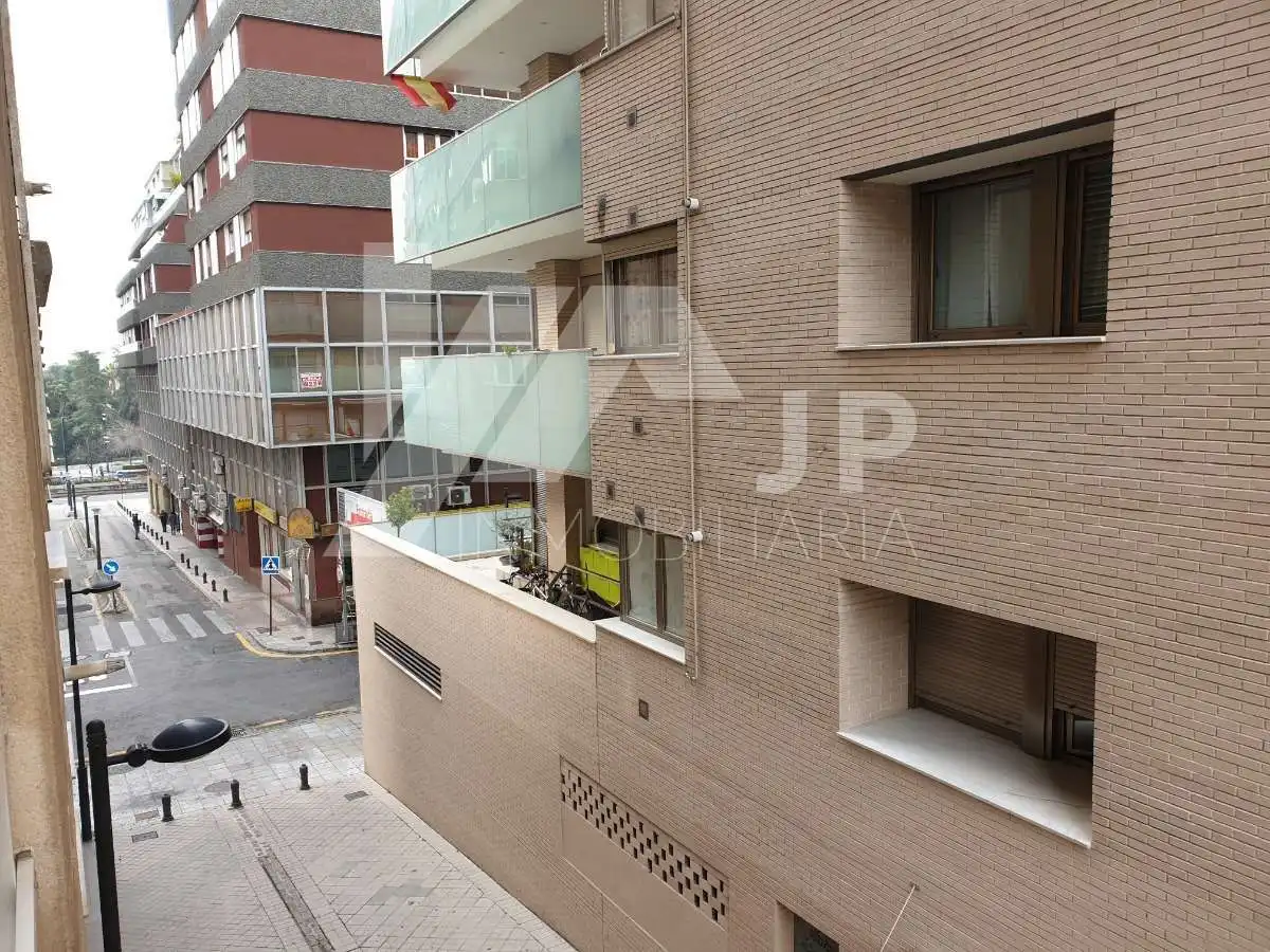 Apartamento de alquiler en Calle Don Emilio Durán Durán, Plaza de Toros