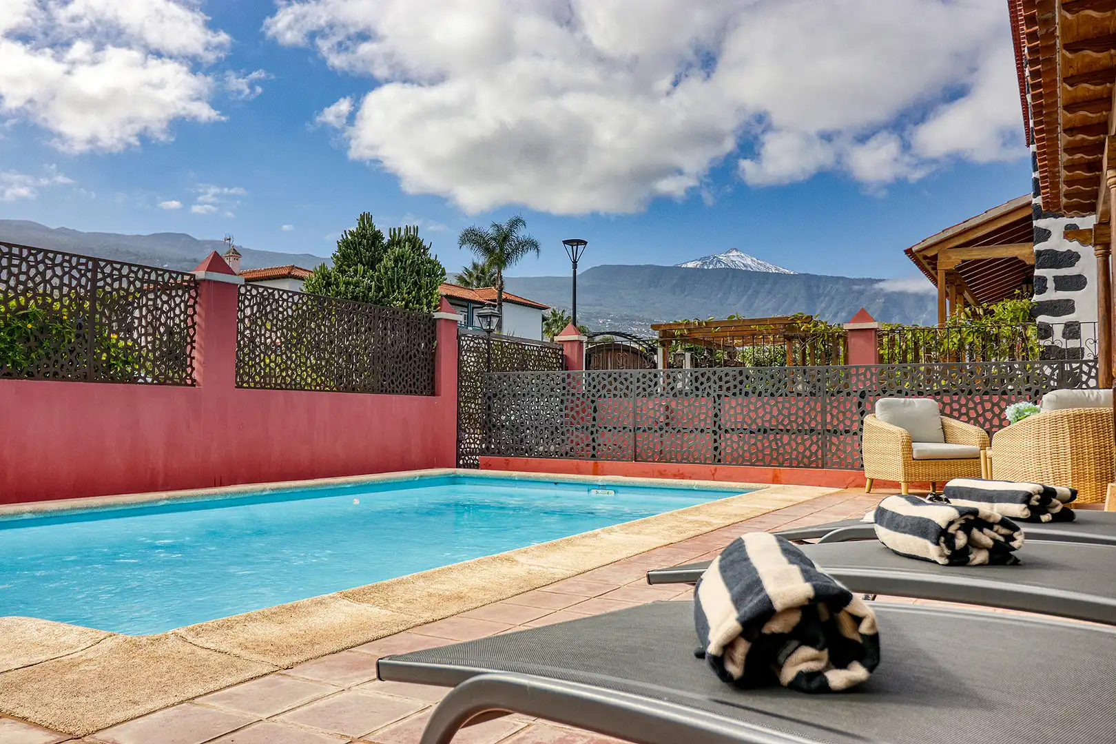 Chalet con terraza en alquiler en Zona Botánico, imagen 2