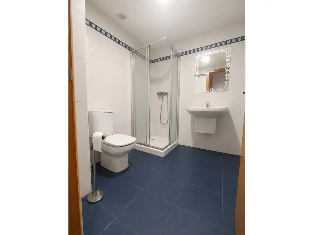 Baño de Piso en venta en Monzón con Calefacción, Parquet y Balcón