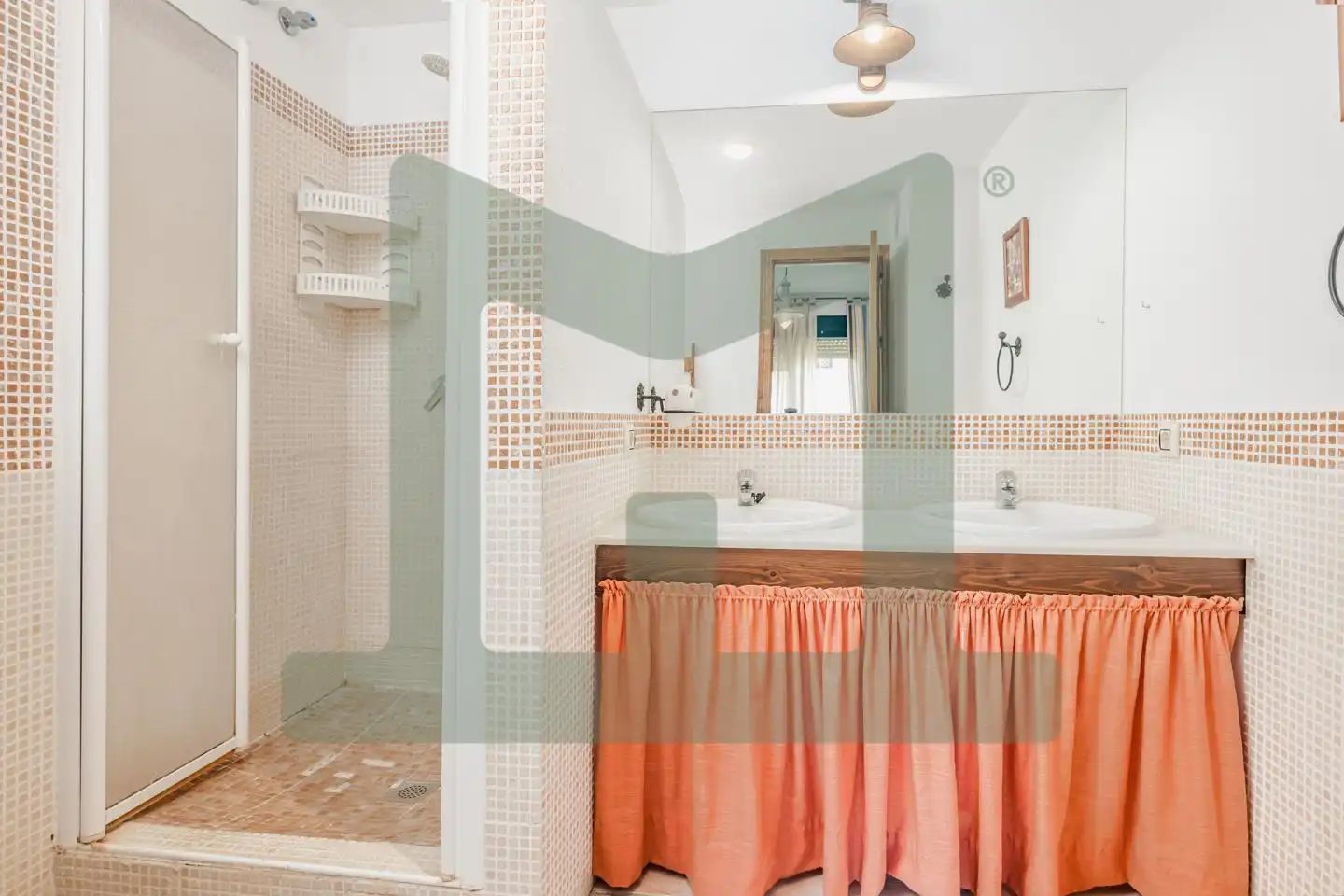 Badezimmer von Wohnung zum Verkauf in Zahara de los Atunes mit Klimaanlage, Terrasse und Abstellraum