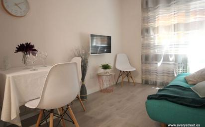 Sala d'estar de Apartament de lloguer en  Madrid Capital amb Aire condicionat