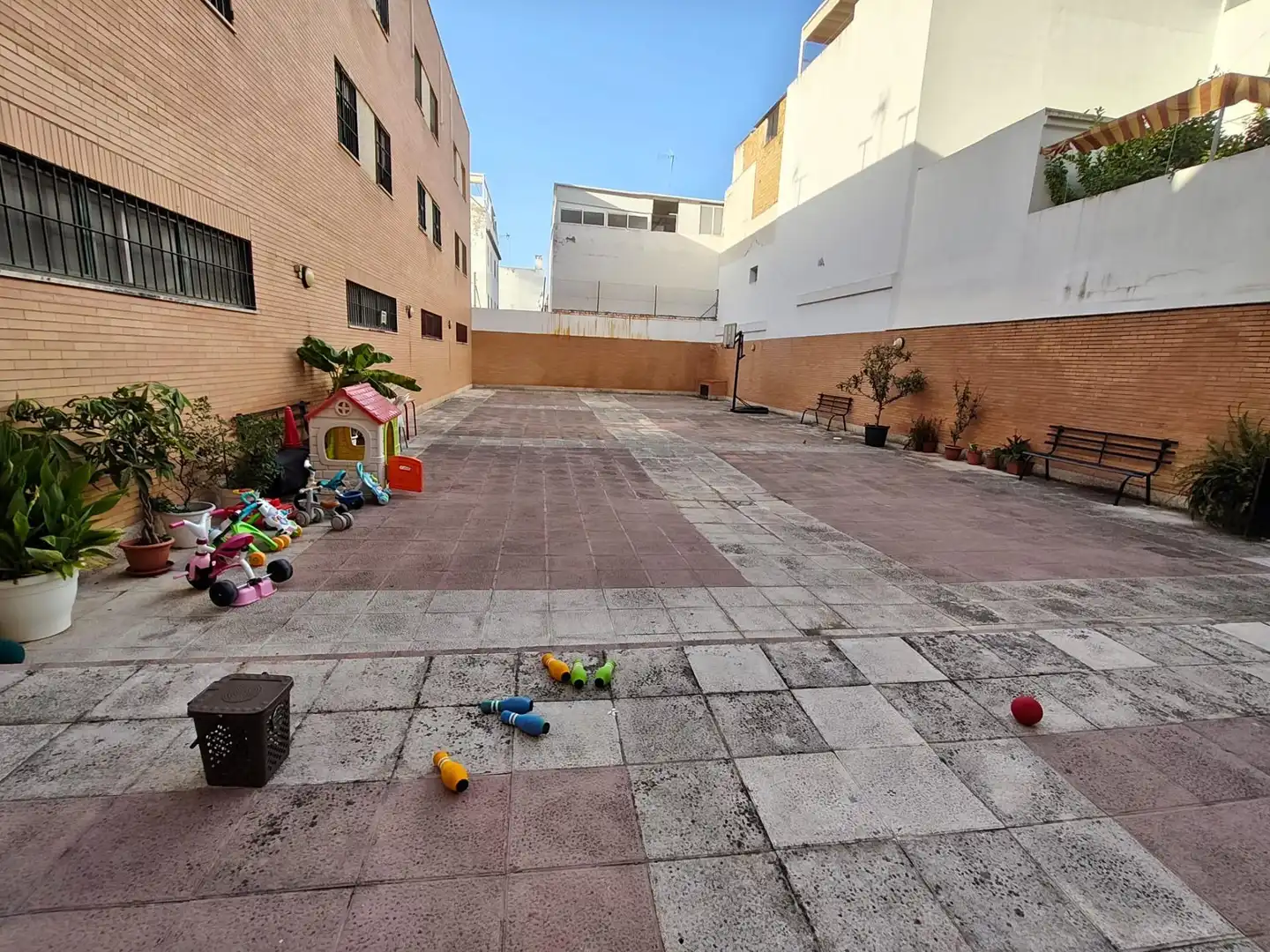 Parking of Attic for rent in Sevilla  with Air Conditioner and Furnished