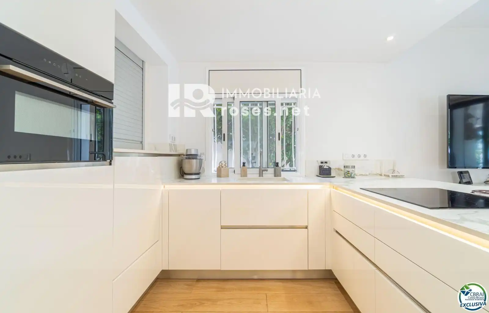 Casa con piscina en venta en Peni, imagen 9