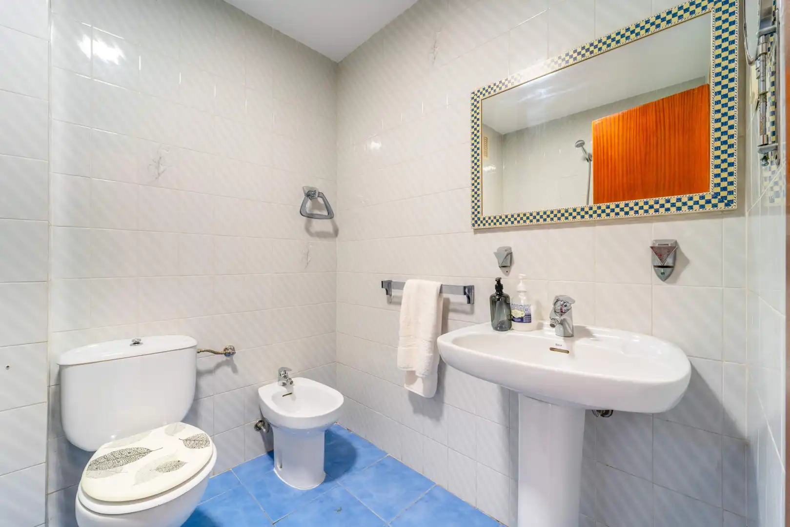 Baño de Piso en venta en Fuengirola con Terraza, Trastero y Piscina comunitaria