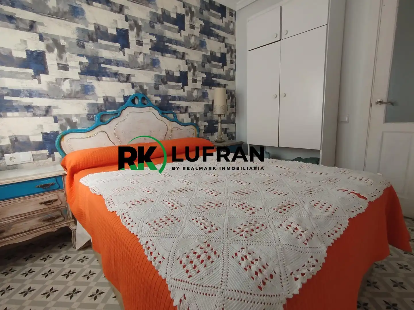 Habitación de Piso en venta en Alicante / Alacant con Aire acondicionado y Balcón