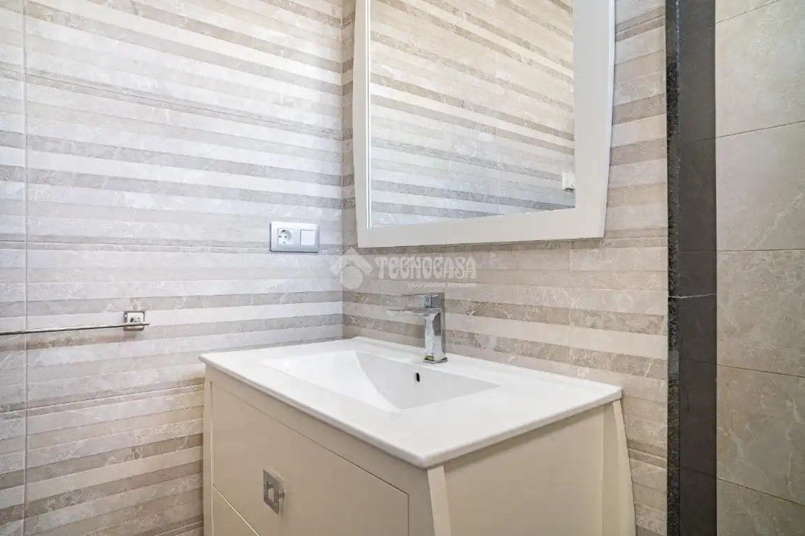 Bathroom of Detached homes for sale in Úbeda  with Air Conditioner, Heating and Terrace