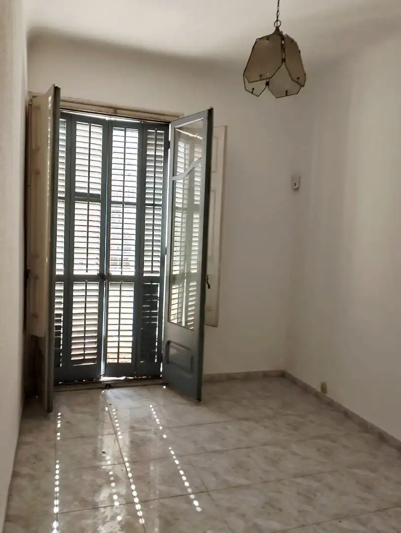 Piso en venta en Barcelona con Calefacción, Balcón y Alarma