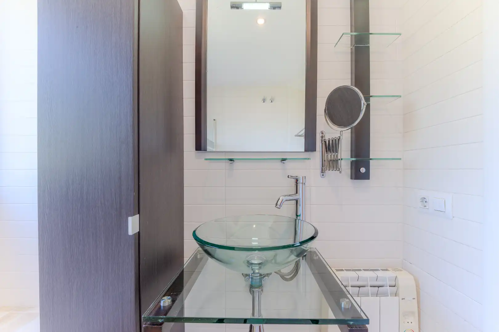 Badezimmer von Einfamilien-Reihenhaus zum Verkauf in Vidreres mit Heizung, Möbliert und Ofen