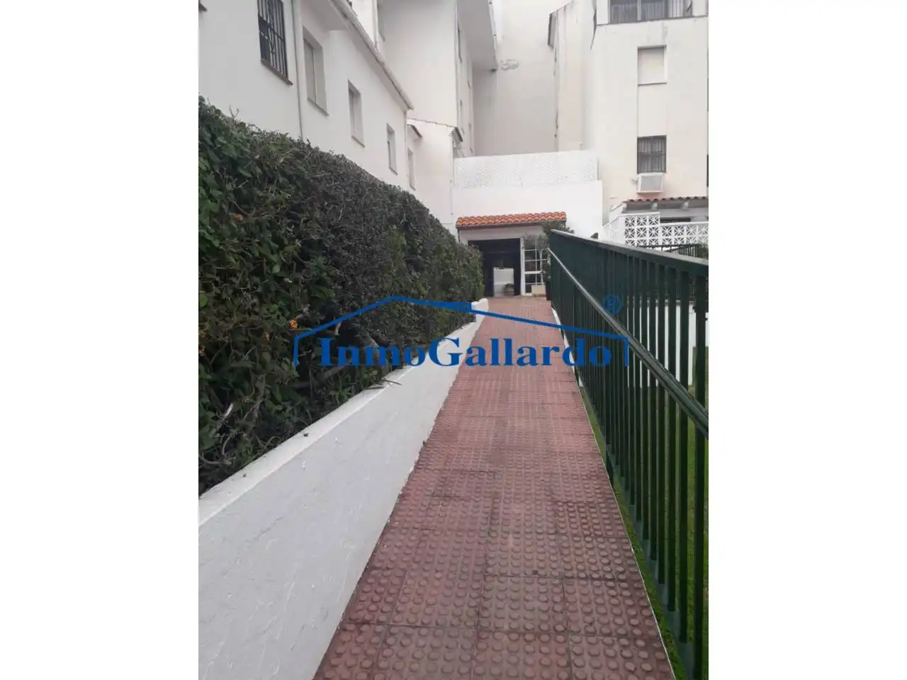 Vista exterior de Casa o xalet en venda en Málaga amb Aire condicionat, Terrassa i Piscina comunitària