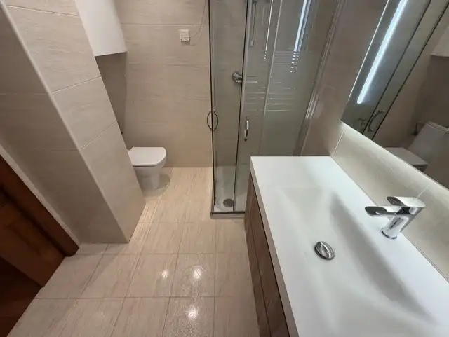 Bany de Apartament en venda en Santurtzi  amb Calefacció, Terrassa i Moblat