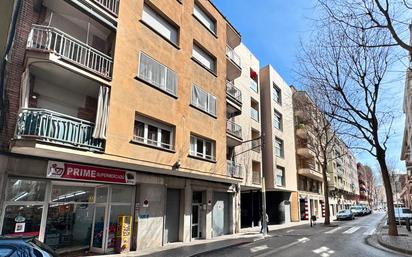 Außenansicht von Wohnung zum verkauf in Girona Capital mit Terrasse und Balkon