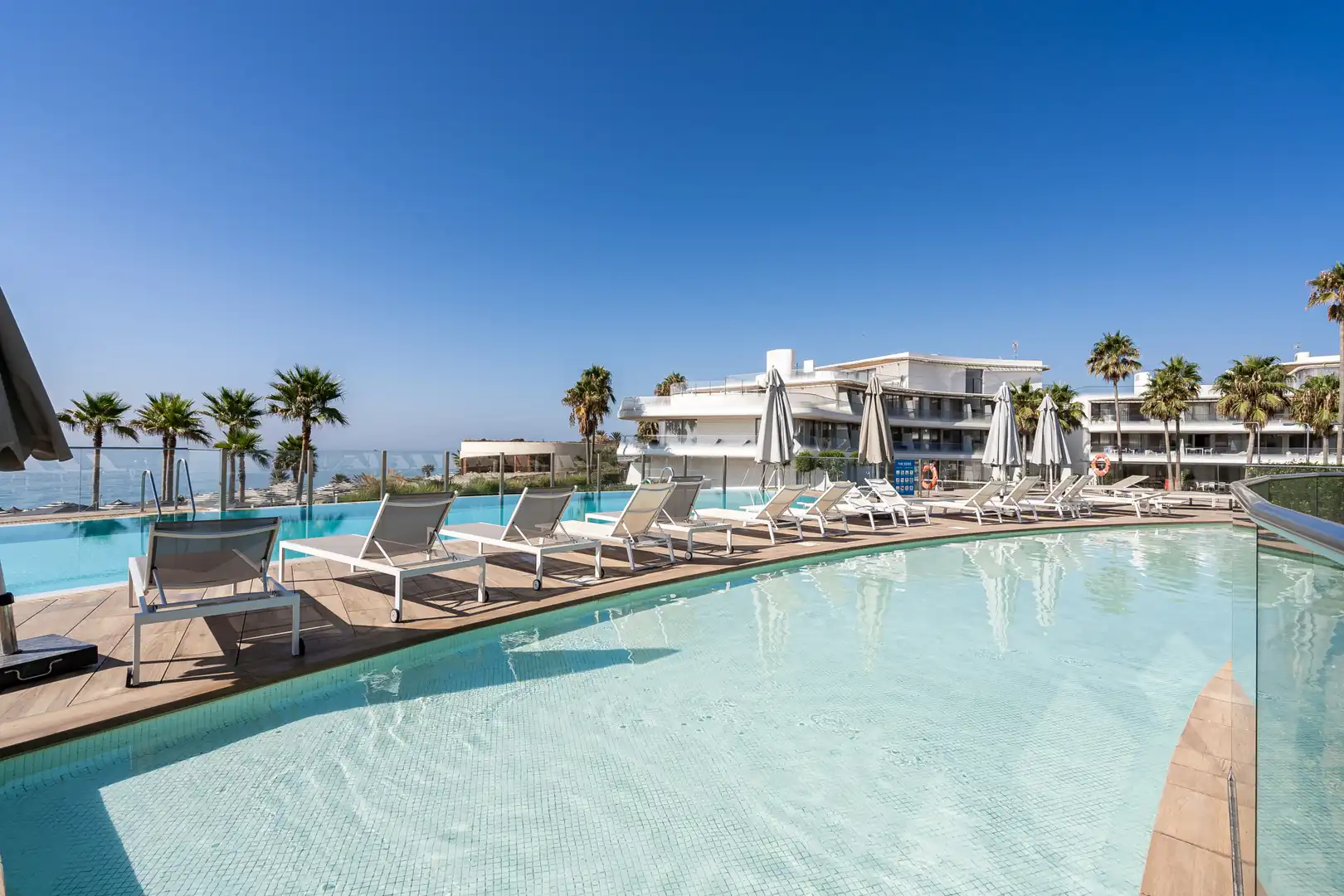 Swimming pool of Ground floor for sale in Estepona  with Air Conditioner, Private garden and Terrace