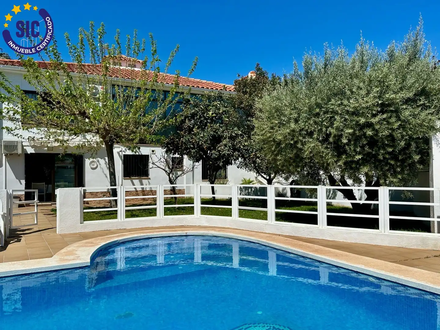 Piscina de Casa o xalet en venda en Benicasim / Benicàssim amb Aire condicionat, Jardí privat i Terrassa
