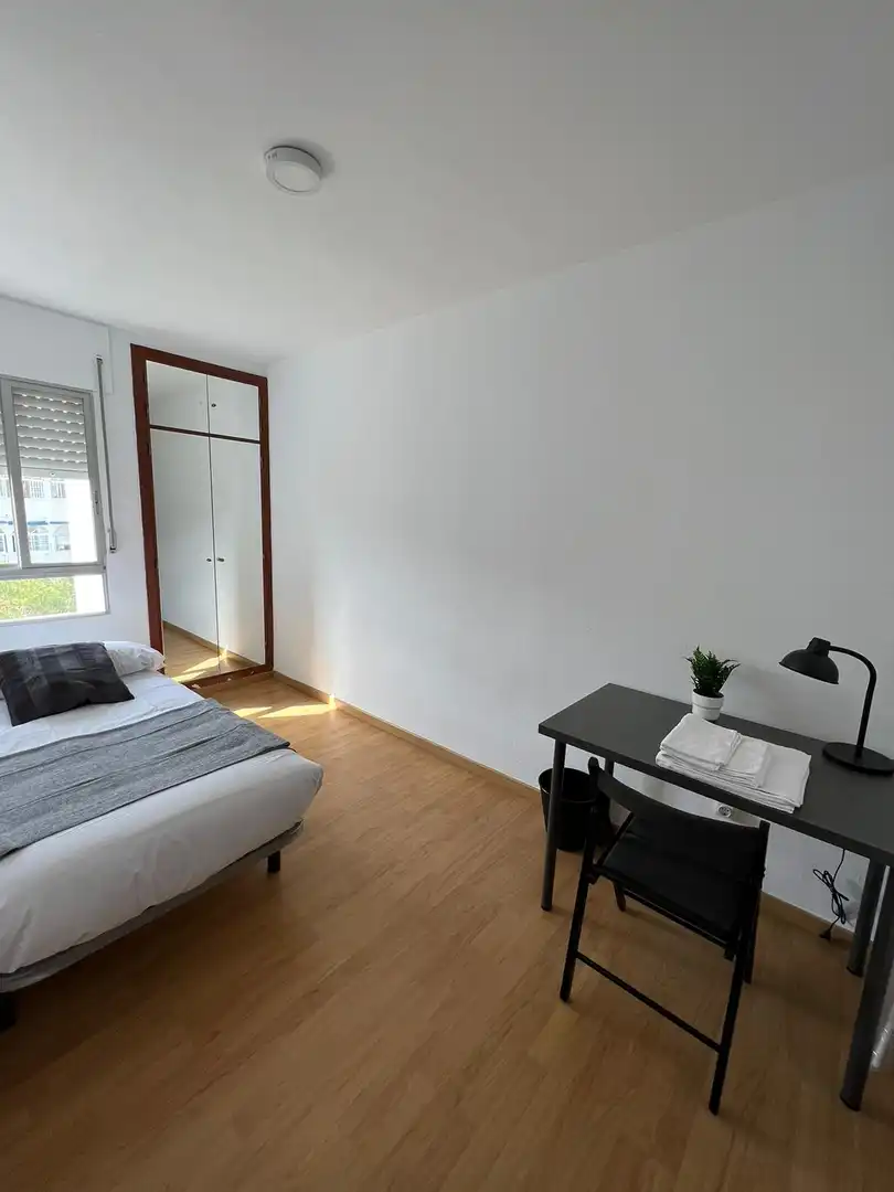 Room in N/A, -1, Parque Ayala - Jardín de la Abadía - Huelín