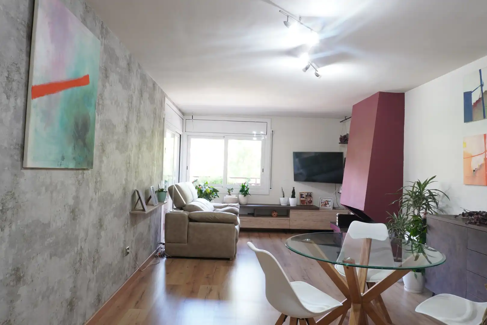 Sala d'estar de Pis en venda en Olot amb Aire condicionat, Calefacció i Terrassa