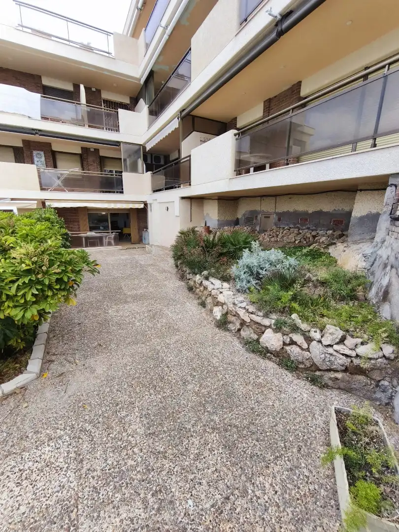 Piso con terraza en venta en Carrer de la Cala de la Font 14, imagen 14