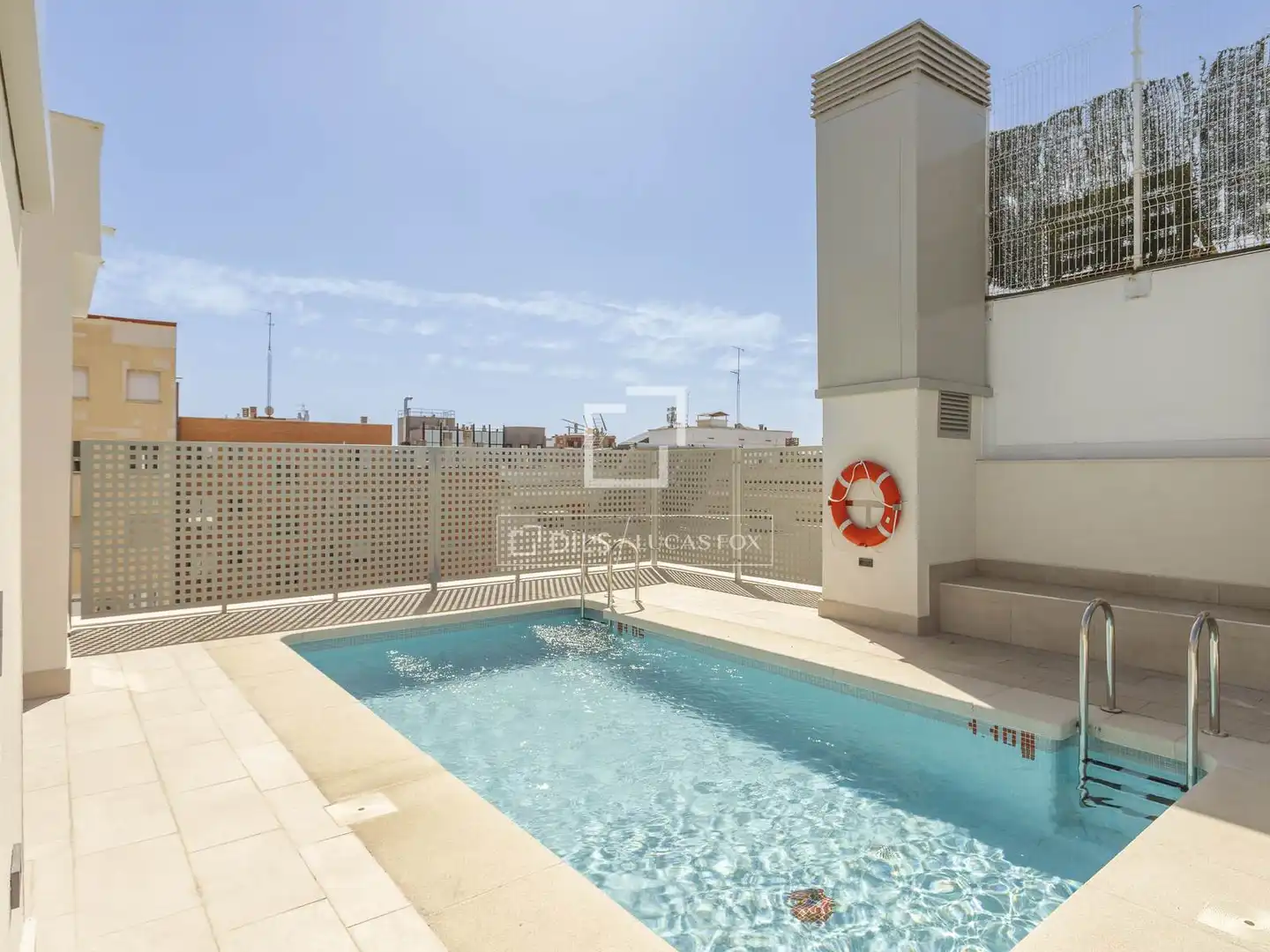 Swimming pool of Flat for rent in Madrid  with Air Conditioner, Heating and Parquet flooring
