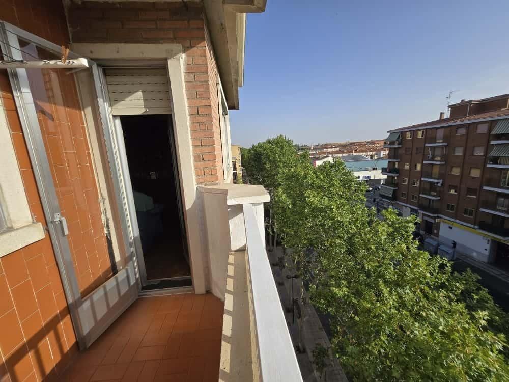 Bedroom of Flat for sale in Salamanca Capital  with Heating, Parquet flooring and Balcony