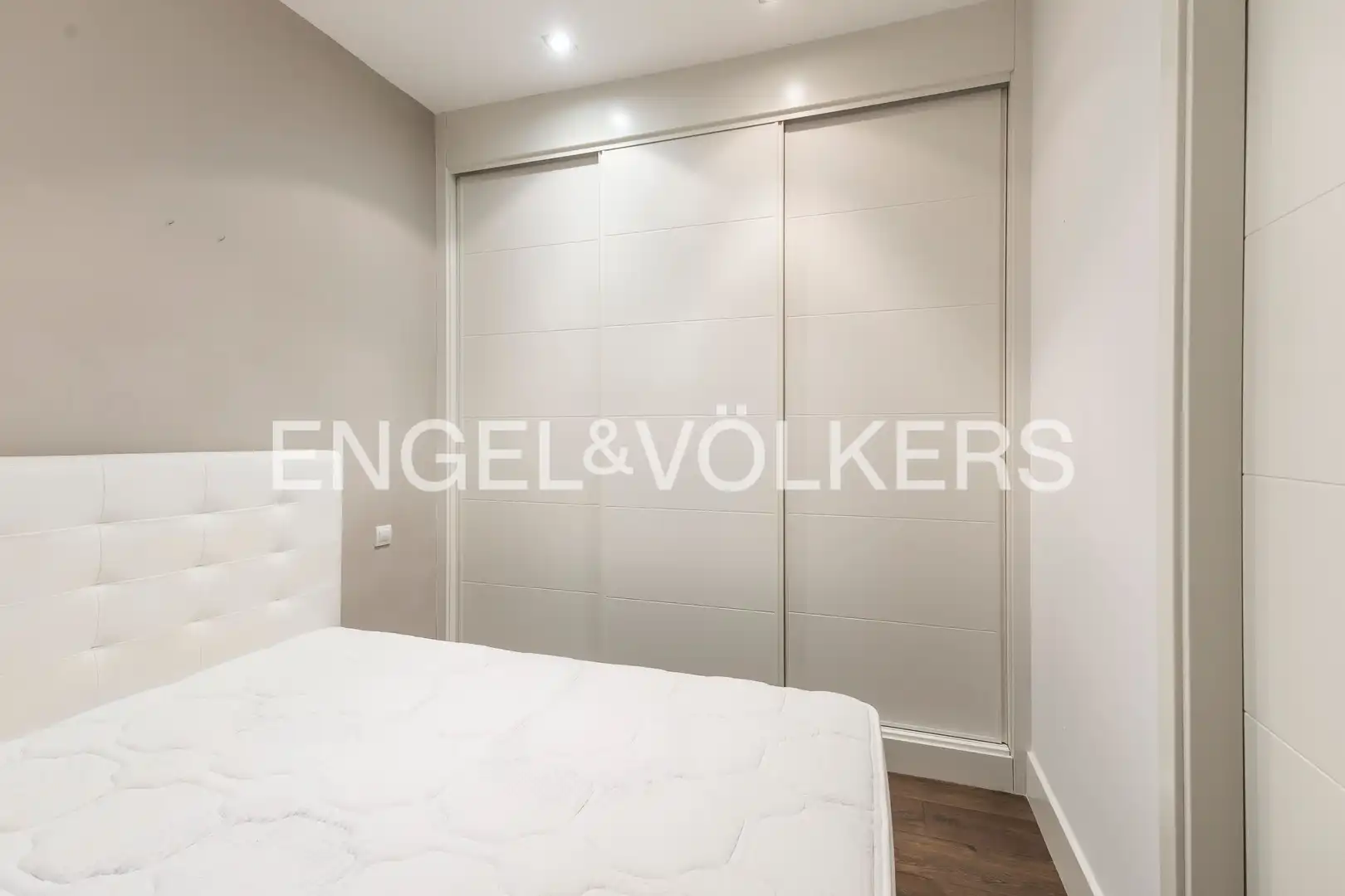 Habitación de Piso en venta en Madrid con Aire acondicionado y Calefacción