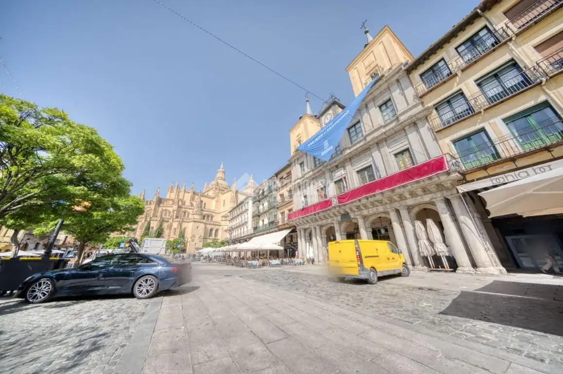 Vista exterior de Pis en venda en Segovia amb Calefacció