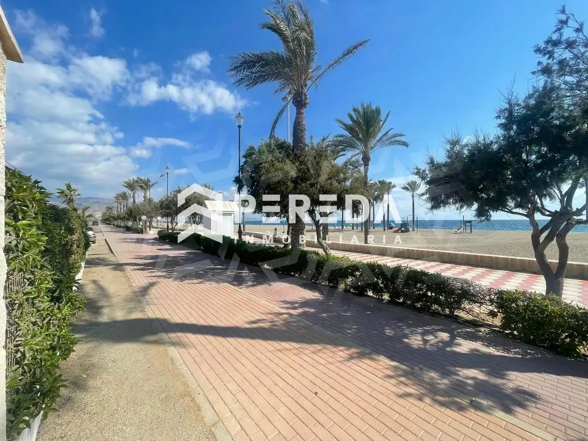 Außenansicht von Wohnungen zum Verkauf in Roquetas de Mar mit Terrasse, Möbliert und Gemeinschaftspool