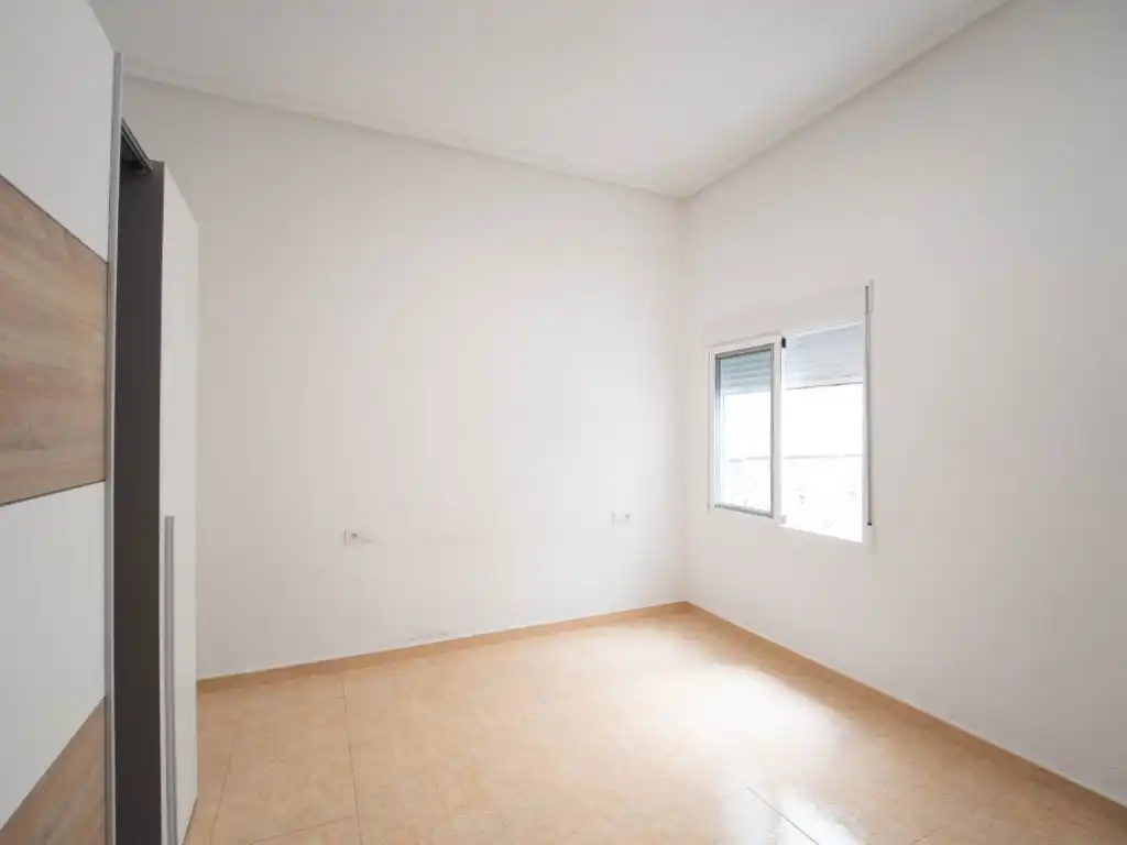 Habitación de Planta baja en venta en La Pobla de Vallbona con Aire acondicionado, Calefacción y Terraza