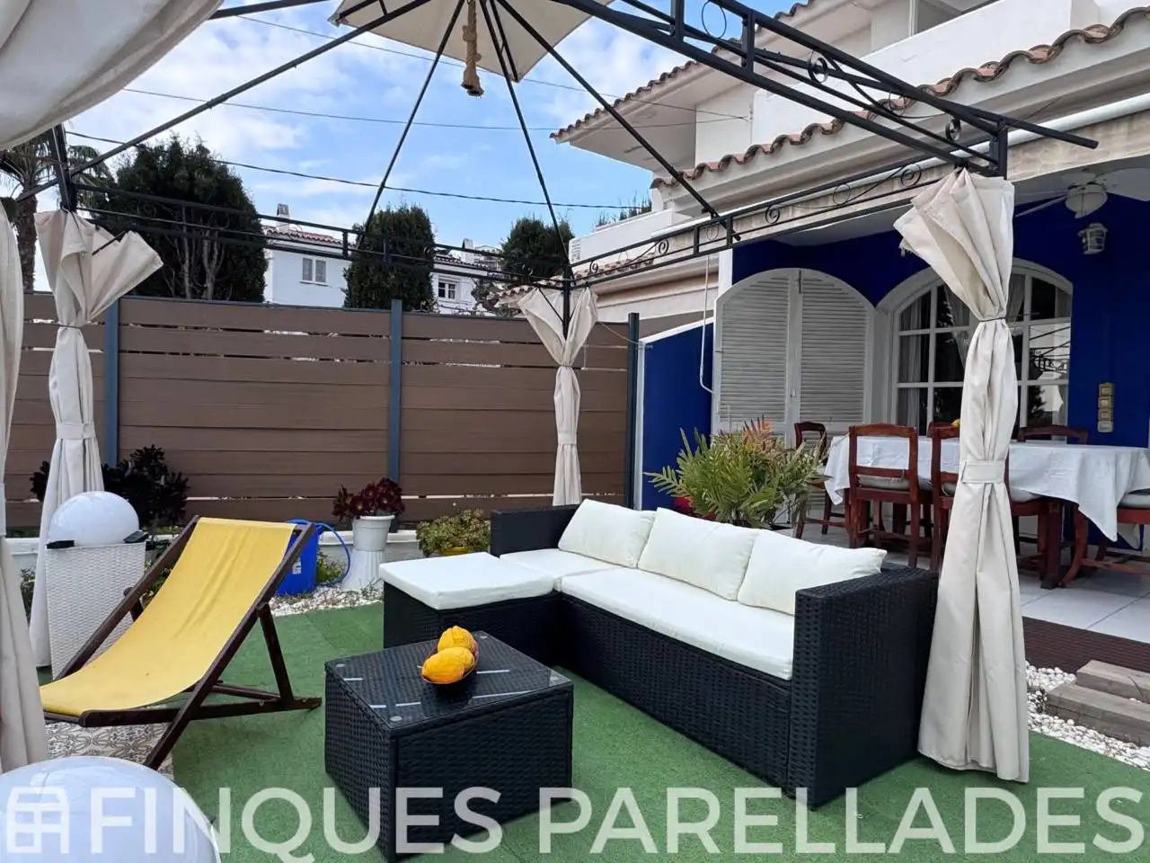 Terrassa de Casa adosada en venda en Sitges amb Aire condicionat, Calefacció i Jardí privat