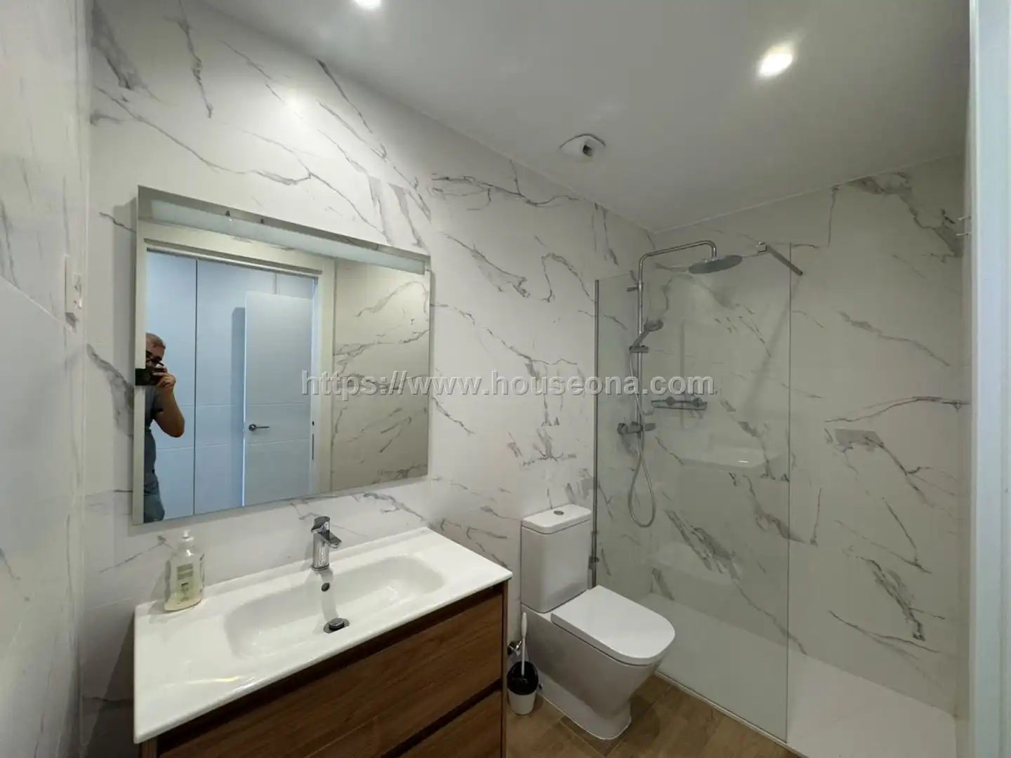 Bathroom of Attic for sale in Bilbao   with Heating, Terrace and Storage room