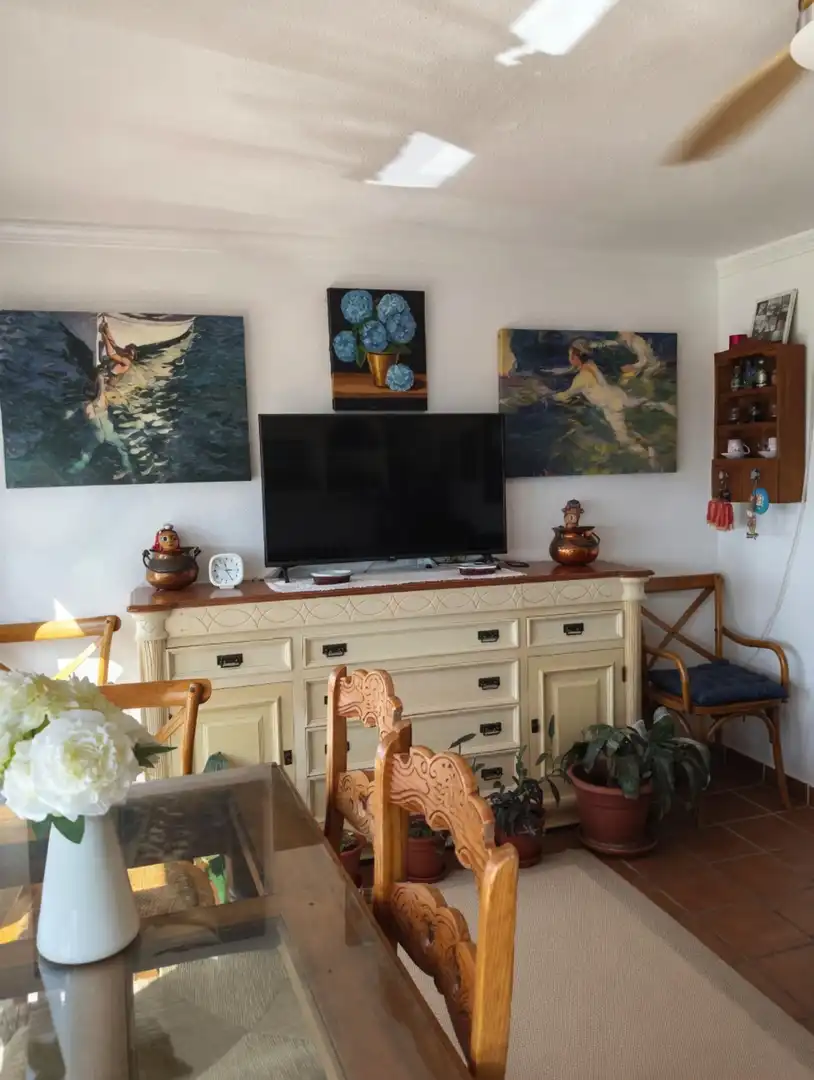 Sala d'estar de Apartament en venda en Sotogrande amb Aire condicionat, Terrassa i Moblat
