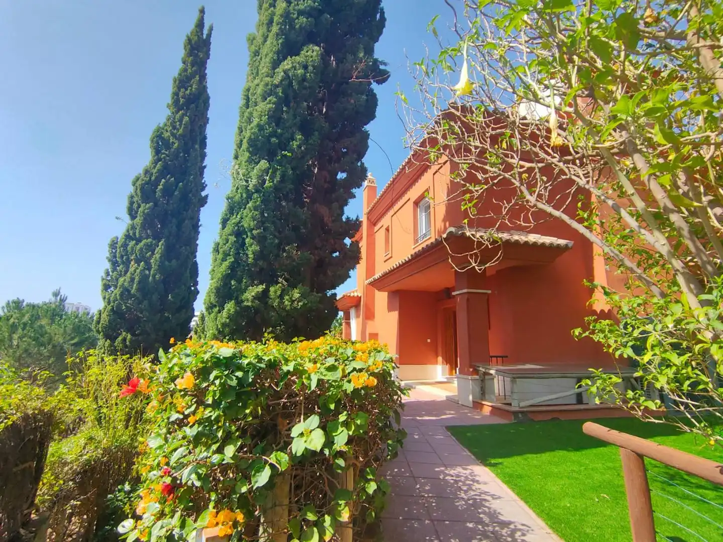 Jardí de Casa adosada de lloguer en Marbella amb Terrassa