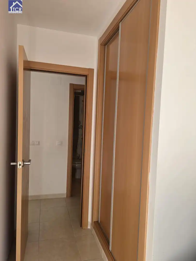 Wohnung zum Verkauf in Camarles mit Klimaanlage, Balkon und Gemeinschaftspool