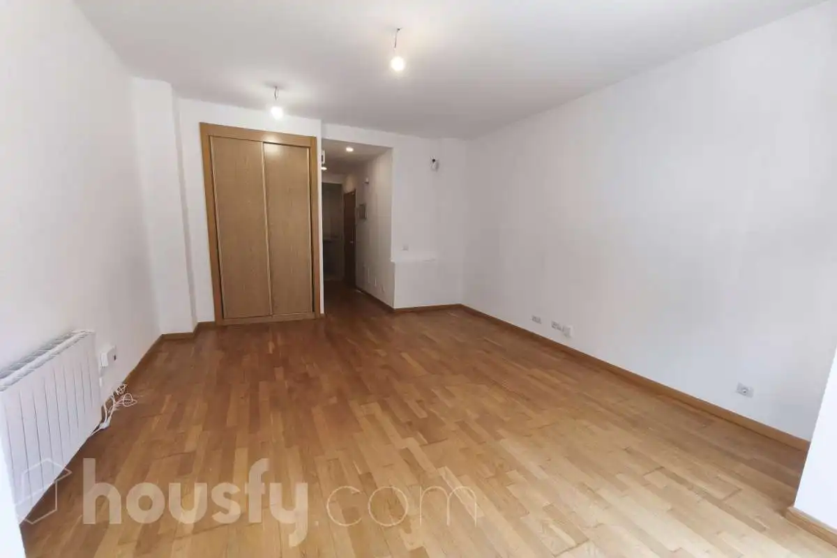 Living room of Flat for rent in Madrid  with Heating and Parquet flooring