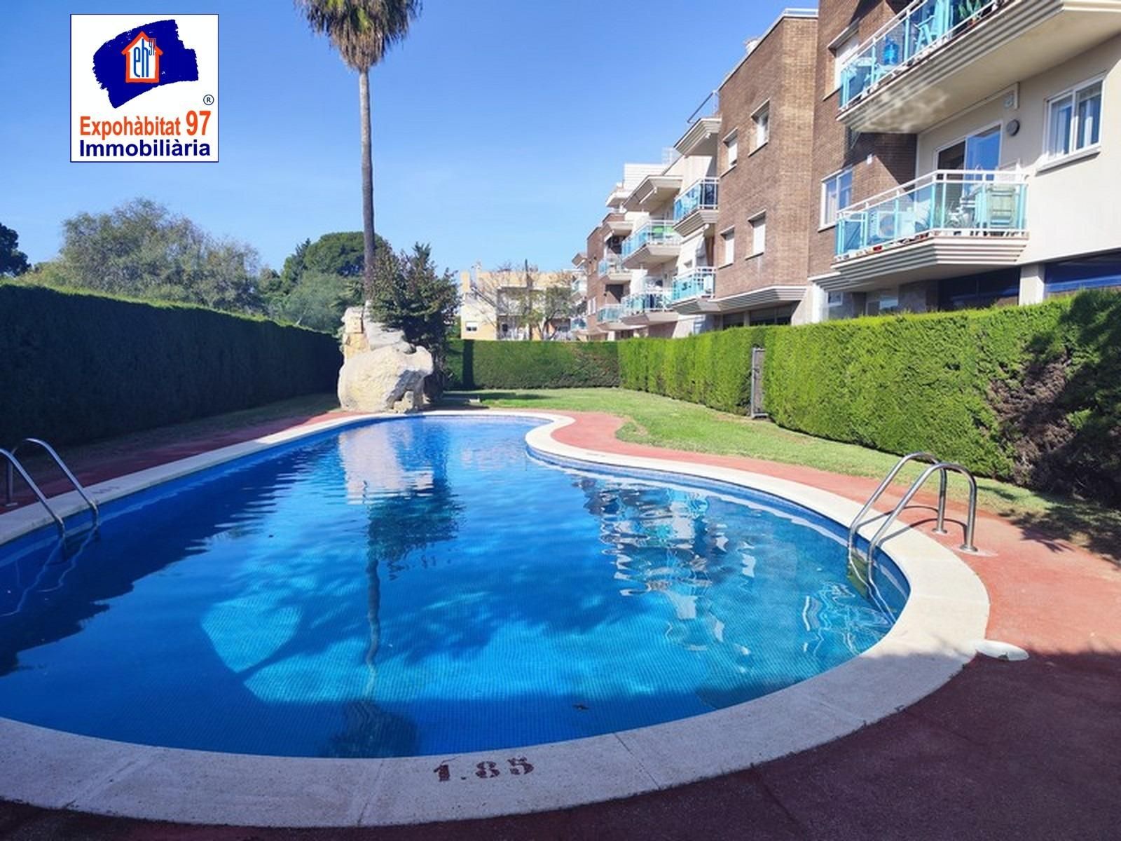 Swimming pool of Apartment for sale in Cambrils