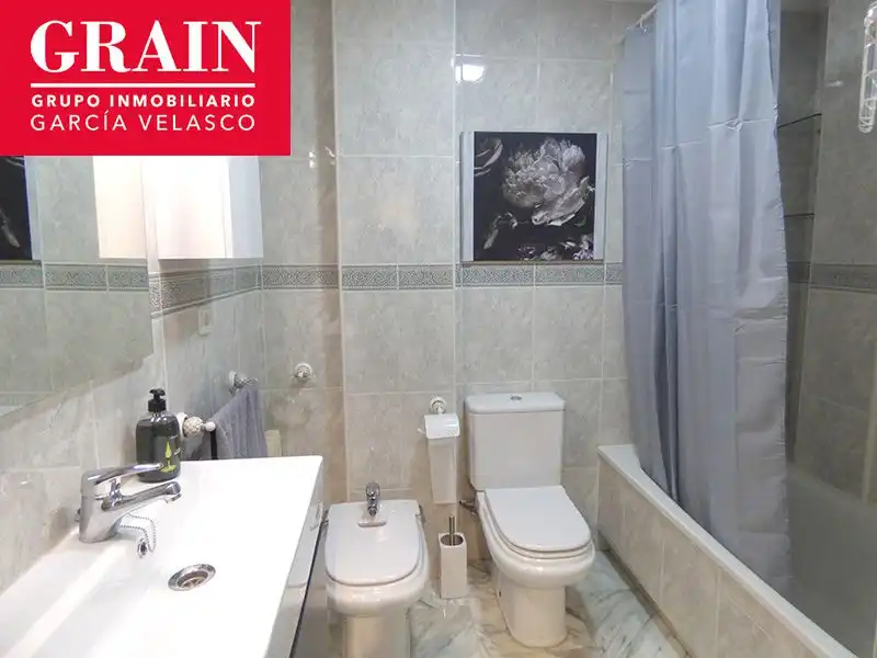 Bany de Apartament de lloguer en Albacete amb Aire condicionat, Calefacció i Parquet