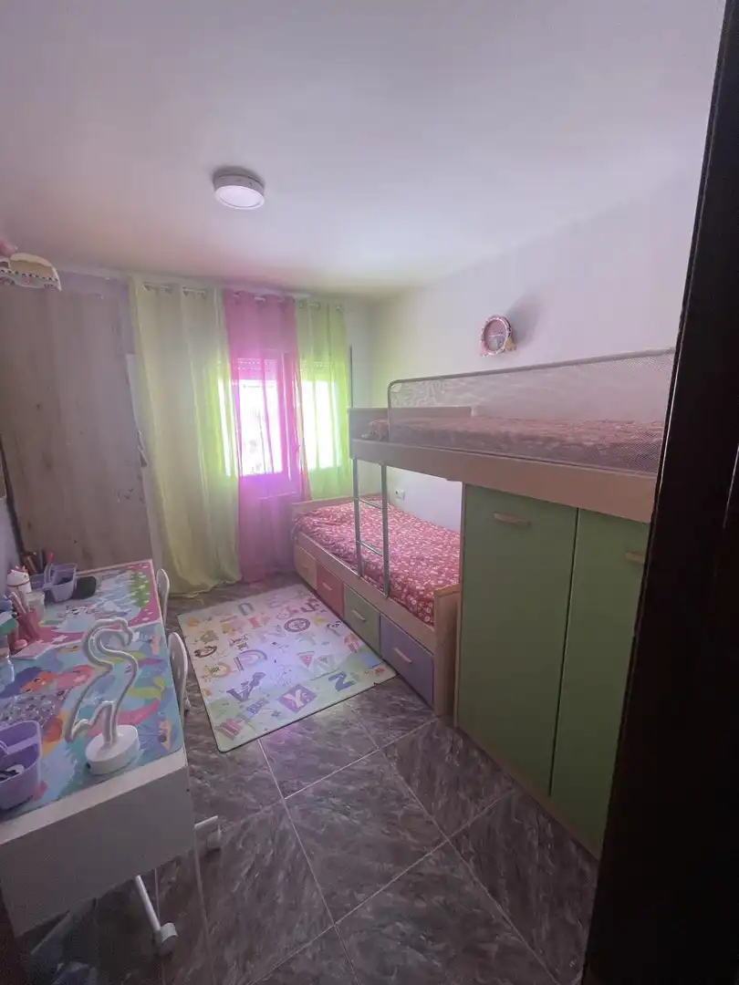 Habitación de Piso en venta en Girona con Calefacción