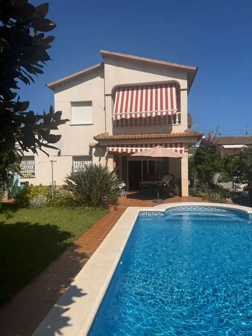 Casa amb terrassa en venda a Carrer Hongria 26, imagen 2