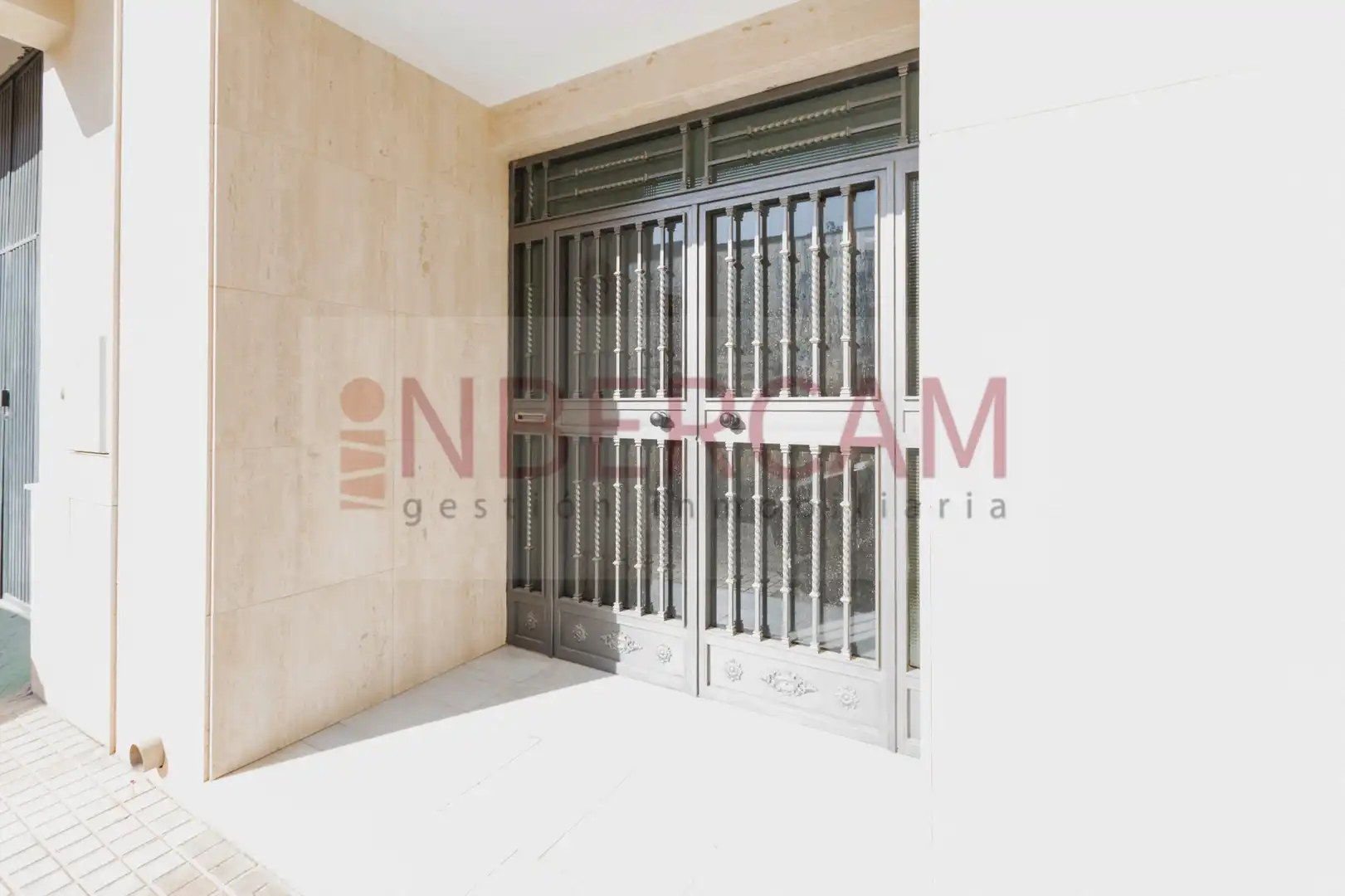 Einfamilien-Reihenhaus zum Verkauf in El Ejido mit Privatgarten, Terrasse und Balkon