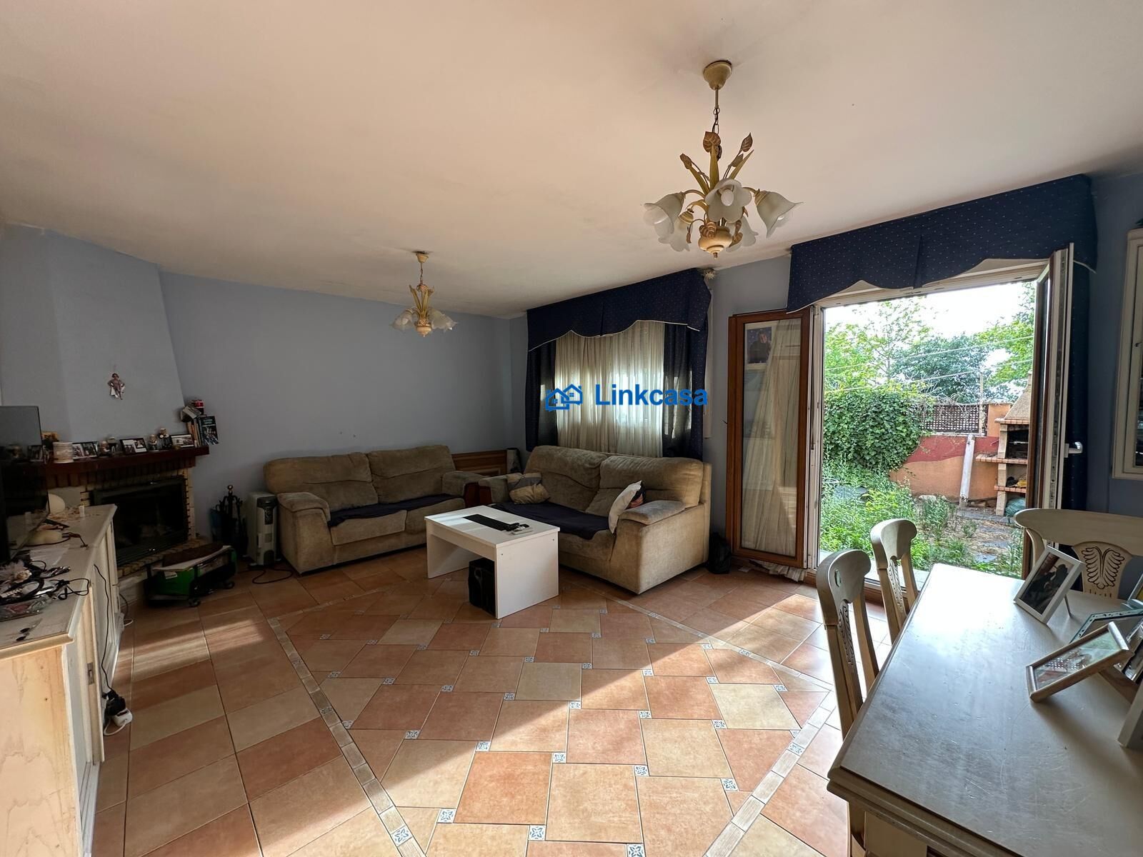 Sala d'estar de Casa adosada en venda en Fuenlabrada amb Aire condicionat, Calefacció i Jardí privat