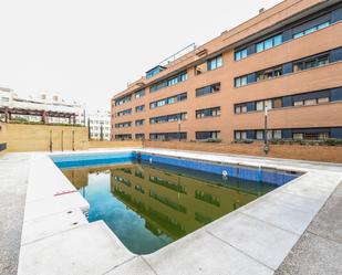 Piscina de Pis en venda en  Madrid Capital amb Calefacció, Parquet i Traster