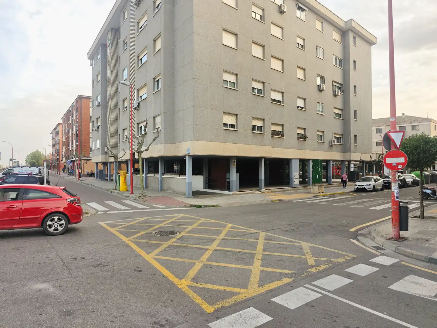 Parkplatz von Garage zum Verkauf in Utebo