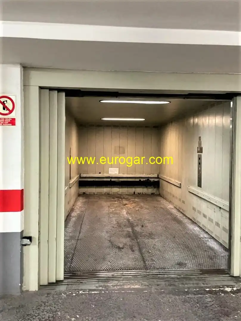 Amplia Plaza de Garaje en venta, frente al Mercado Central de Valencia, imatge 4