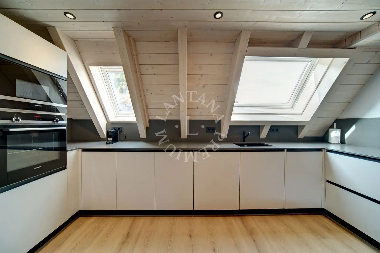 Kitchen of Houses for sale in Naut Aran  with Heating, Parquet flooring and Oven