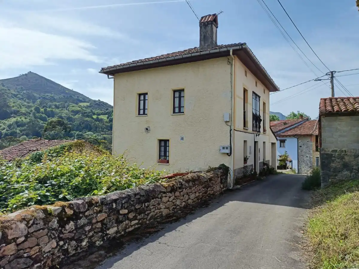 Vista exterior de Casa o chalet en venta en Llanes con Calefacción, Terraza y Trastero