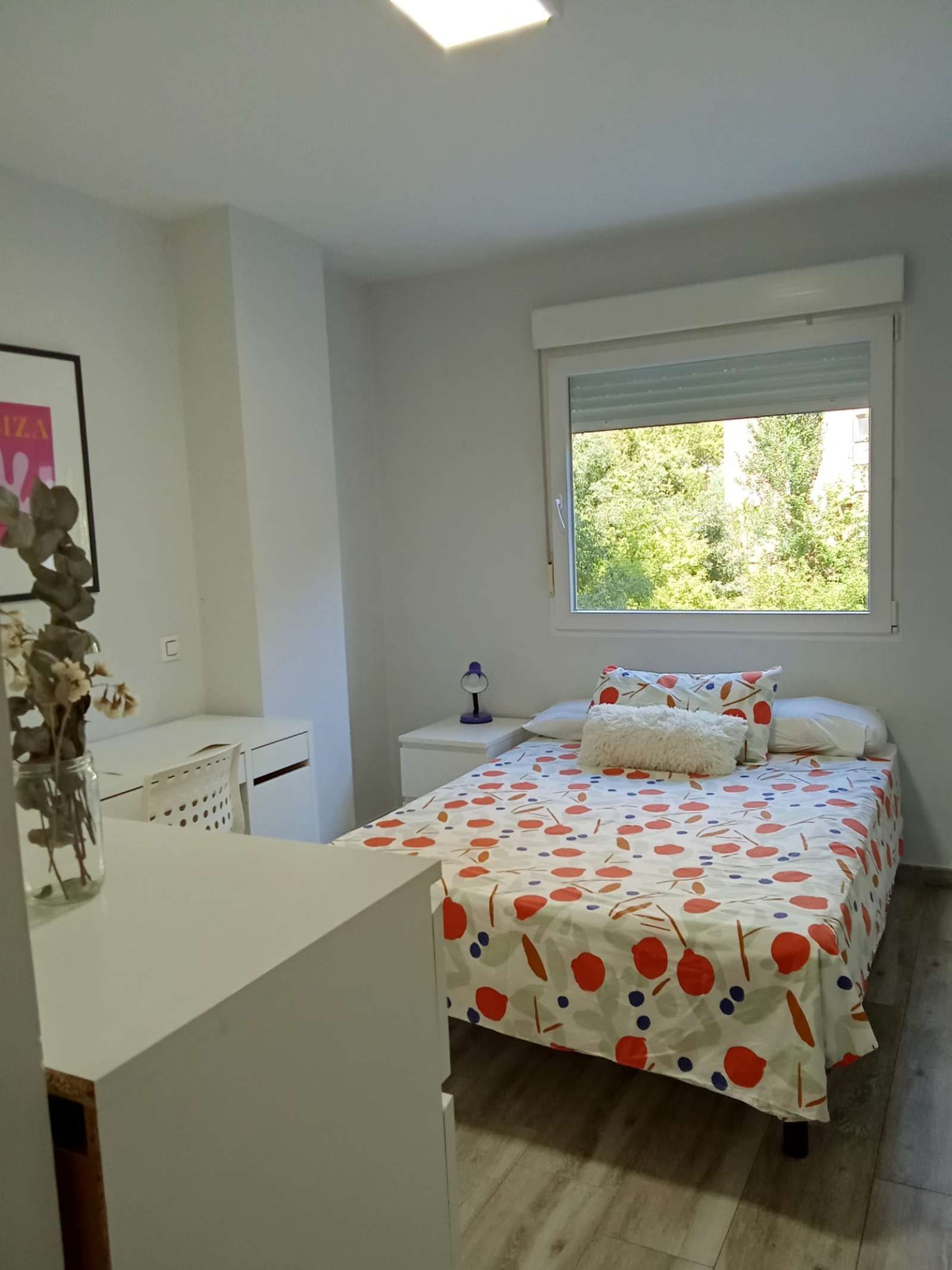 Bedroom of Flat to share in  Madrid Capital  with Air Conditioner and Terrace