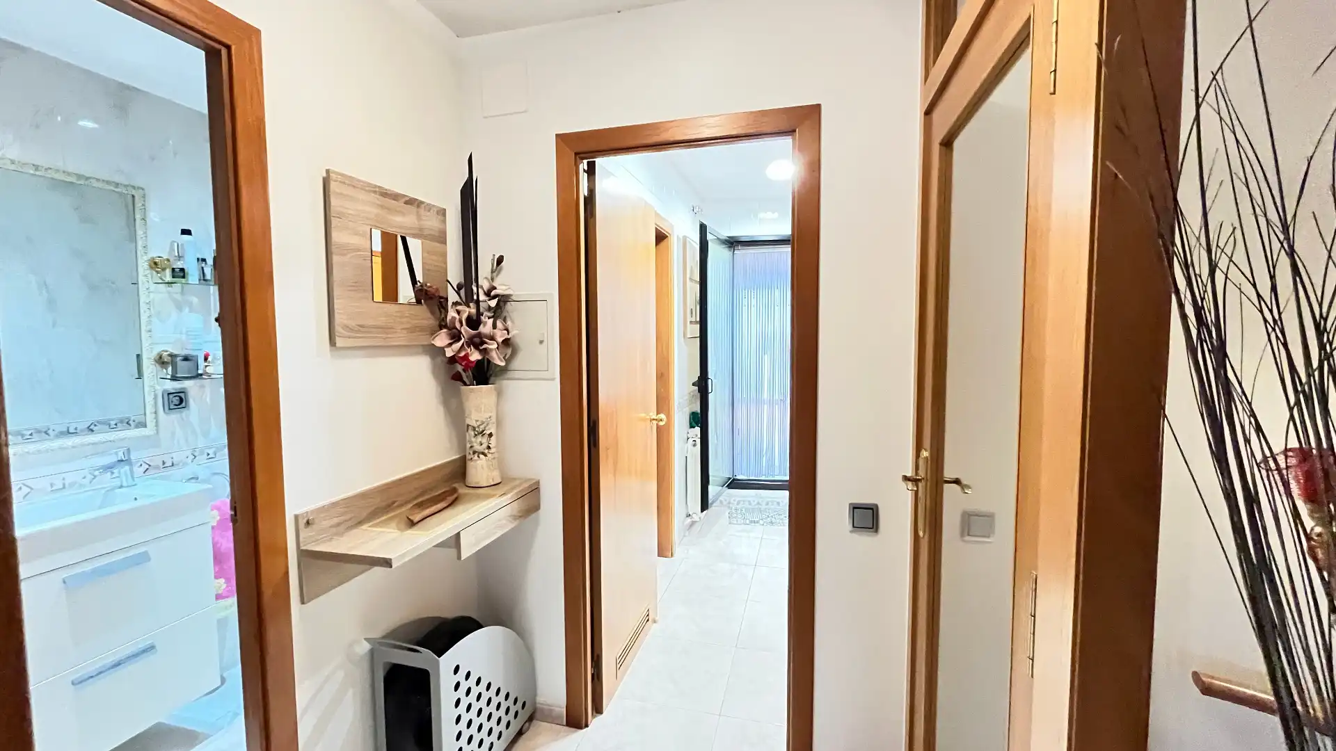 Einfamilien-Reihenhaus zum Verkauf in Santa Coloma de Cervelló mit Klimaanlage, Heizung und Parkett