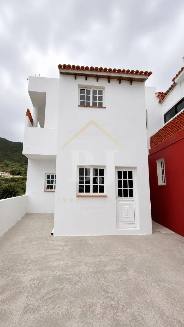 Vista exterior de Casa o xalet en venda en Los Silos amb Terrassa, Traster i Balcó